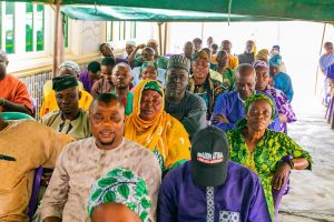 A cross sections of members of Adelabu Progressive Forum